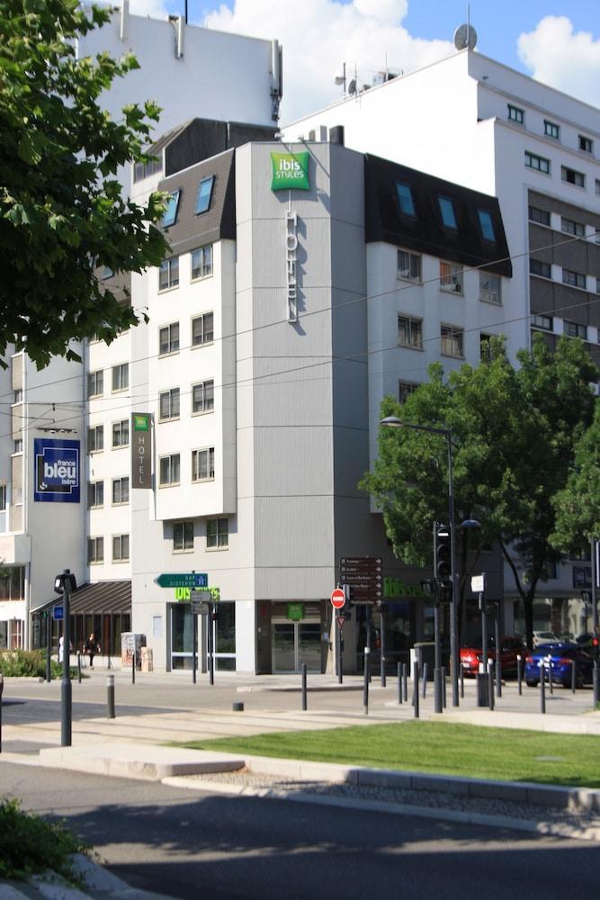 Готель Ibis Styles Grenoble Centre Gare Екстер'єр фото